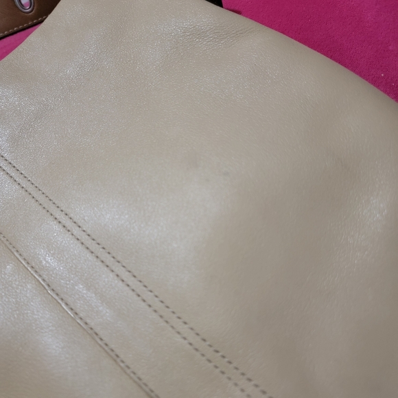 Coach 2008 Shoulder Bag - Picture 4 of 8